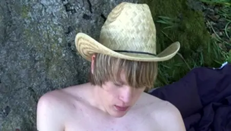 Next Door Twink: Mikes Nerve-racking Serenade