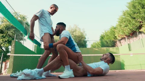 Men: Jack Down for a Threesome with Friends