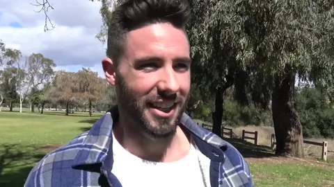 Str8Chaser.com: Blaze Levine handjob in hotel