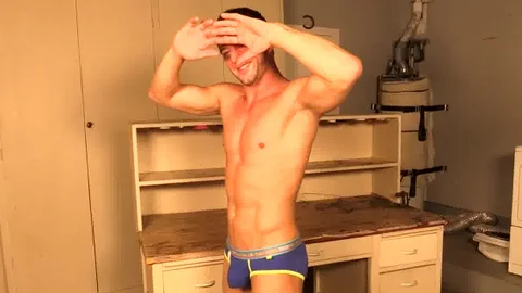 Bromo US: Athletic jock has a soft spot for handjob