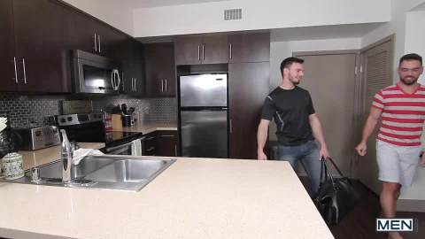 Str8toGay.com - Athletic hunk finds irresistible slamming hard