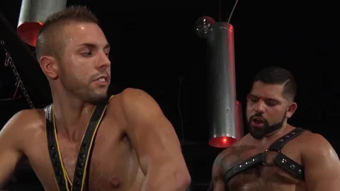 Club Inferno Dungeon - Latin in latex rimming
