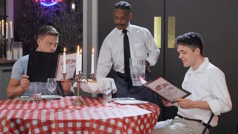 Men: Waiter Wanks on Watchful Date